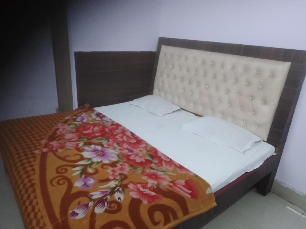 Hotel Maharaja Inn By Wb Inn Kanpur Esterno foto